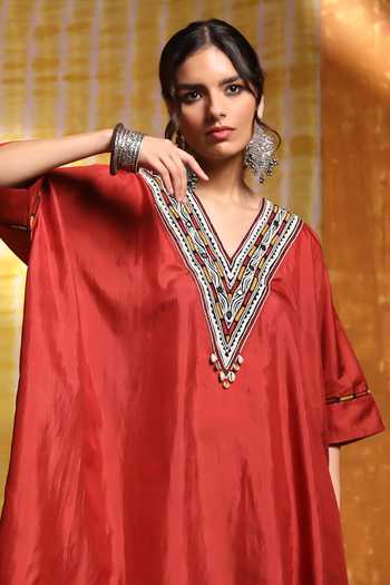 Shivani Bhargava Maroon Handloom Cotton Embroidery V-neck Silk Yoke Kaftan Online at Aza Fashions Shivani Bhargava_Maroon Handloom Cotton Embroidery V-neck Silk Yoke Kaftan _Online_at_Aza_Fashions