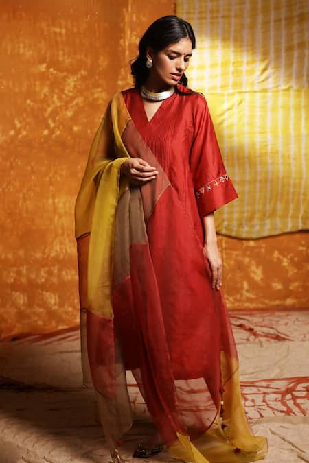 Shivani Bhargava Multi Color Handloom Cotton Tassels Block Panelled Dupatta Online at Aza Fashions Shivani Bhargava_Multi Color Handloom Cotton Tassels Block Panelled Dupatta _Online_at_Aza_Fashions