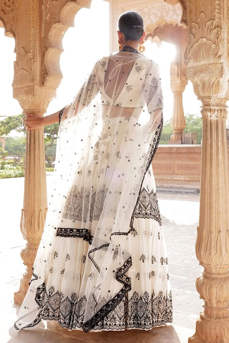 Shop_Preevin_White Cotton, Tulle Mirrors, Embroidery V-neck Foliage Lehenga Set _at_Aza_Fashions