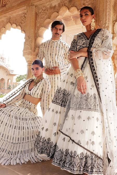 Buy_Preevin_White Cotton, Tulle Mirrors, Embroidery V-neck Foliage Lehenga Set _Online_at_Aza_Fashions