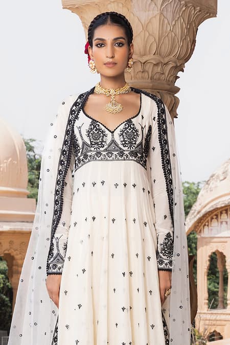 Preevin_White Cotton, Net, Tulle Mirrors, Embroidery V-neck Floral Anarkali Pant Set _Online_at_Aza_Fashions