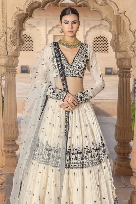 PREEVIN White Blouse And Lehenga Cotton Mulmul Embroidered Foliage Floral Set 