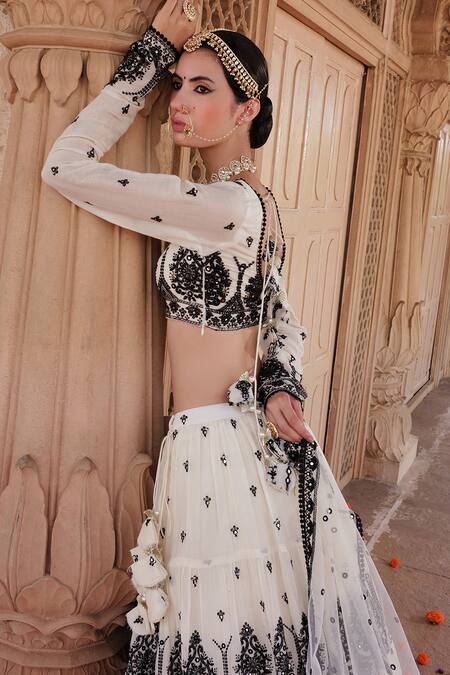 Preevin Off White Cotton, Tulle Mirrors, Embroidery V-neck Floral Blossom Lehenga Set Online at Aza Fashions Preevin_Off White Cotton, Tulle Mirrors, Embroidery V-neck Floral Blossom Lehenga Set _Online_at_Aza_Fashions