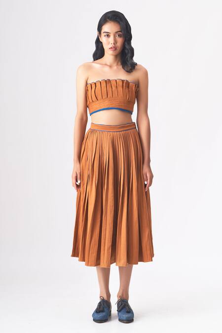 Buy Cross A Line Brown Handloom Cotton Deborah Pleated Skirt Online at Aza Fashions Buy_Cross A Line_Brown Handloom Cotton Deborah Pleated Skirt _Online_at_Aza_Fashions
