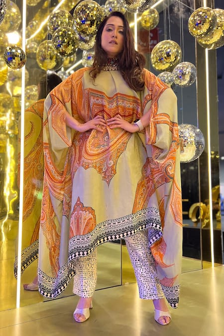 Shop Aseem Kapoor Green Crepe, Satin, Linen Round Neck Ritu Printed Kaftan Tunic And Trouser Set Shop_Aseem Kapoor_Green Crepe, Satin, Linen Round Neck Ritu Printed Kaftan Tunic And Trouser Set