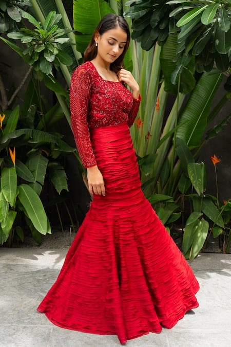 Shop Aakansha Gupta Maroon Organza, Net Beads, Sequins Rafflesia Bloom Embroidered Lehenga Set at Aza Fashions Shop_Aakansha Gupta_Maroon Organza, Net Beads, Sequins Rafflesia Bloom Embroidered Lehenga Set _at_Aza_Fashions