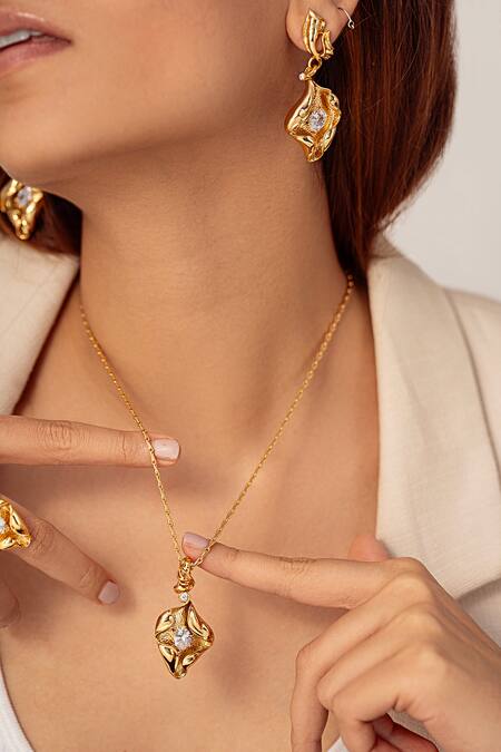 Buy_Opalina Soulful Jewellery_Gold Plated Shell Pattern Pendant _Online_at_Aza_Fashions