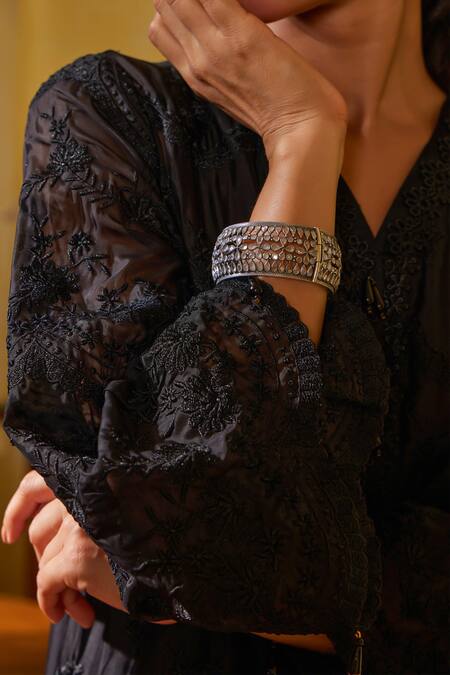 Buy_Mulmul_Black 100% Pure Mulmul Embroidered Rhobust Ivati Chikankari Kurta Set _Online_at_Aza_Fashions