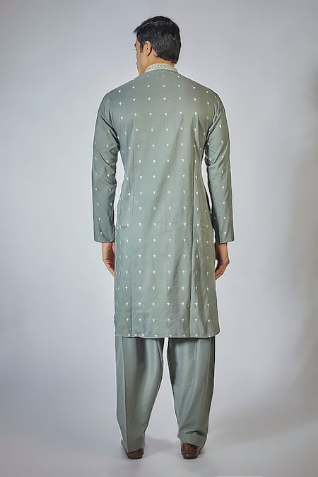Rng Safawala Thread & Mirror Work Kurta Set 