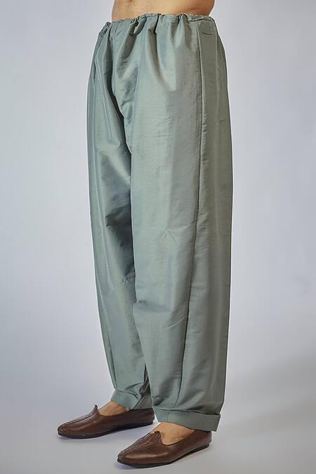 Rng Safawala_Grey Georgette, Cotton Embroidery Thread And Mirror Work Kurta Set _Online_at_Aza_Fashions