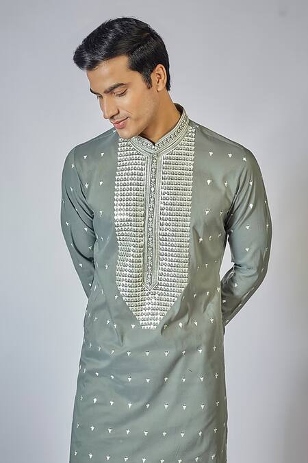 Buy_Rng Safawala_Grey Georgette, Cotton Embroidery Thread And Mirror Work Kurta Set _Online_at_Aza_Fashions