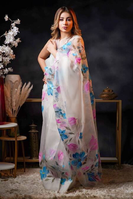 Avalipt White 100% Silk Organza Handpainted Floral Aphrodite Saree at Aza Fashions Avalipt_White 100% Silk Organza Handpainted Floral Aphrodite Saree_at_Aza_Fashions