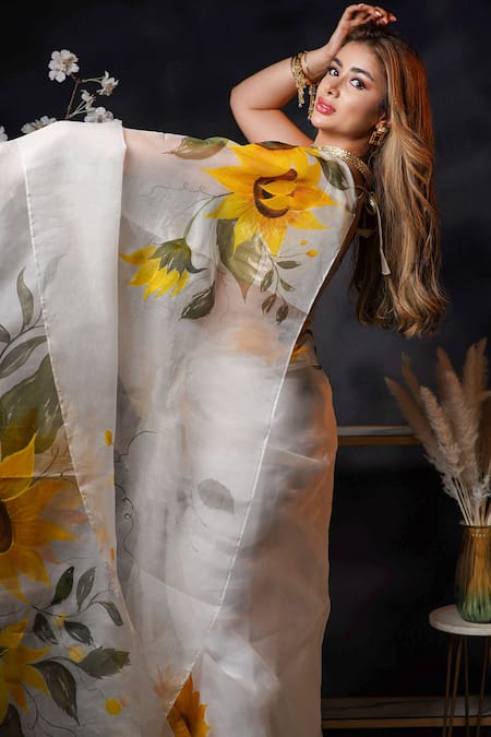 Avalipt White 100% Silk Organza Handpainted Floral Suryamukhi Saree 4