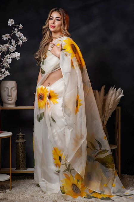 Avalipt White 100% Silk Organza Handpainted Floral Suryamukhi Saree 5