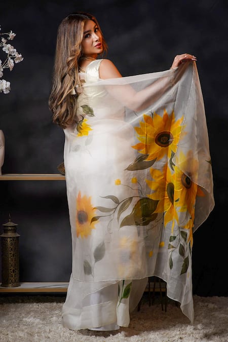 Avalipt White 100% Silk Organza Handpainted Floral Suryamukhi Saree 6
