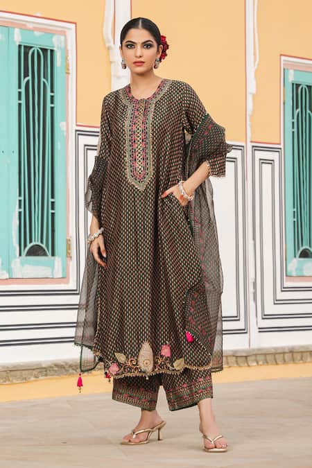 Label Niti Bothra Embroidered Straight Kurta Pant Set 