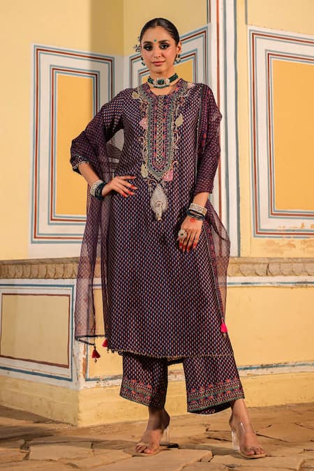 Label Niti Bothra Applique Motif Kurta Pant Set 