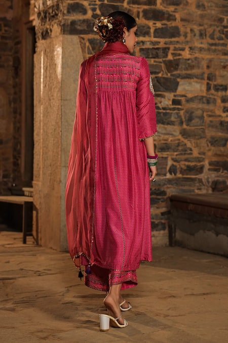Shop_Label Niti Bothra_Pink Silk, Organza Pearls, Zari, Embroidery Round And Resham Work Kurta Pant Set _at_Aza_Fashions
