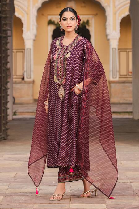 Label Niti Bothra_Purple Silk, Organza Pearls Round Neck Embroidered Cheent Print Kurta Pant Set _Online_at_Aza_Fashions