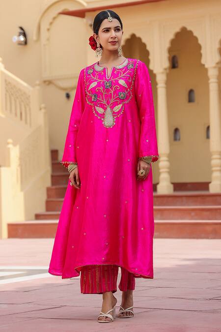 Label Niti Bothra Pink Silk Pearls, Embroidery Split V-neck Motif Kurta And Palazzo Set Online at Aza Fashions Label Niti Bothra_Pink Silk Pearls, Embroidery Split V-neck Motif Kurta And Palazzo Set_Online_at_Aza_Fashions