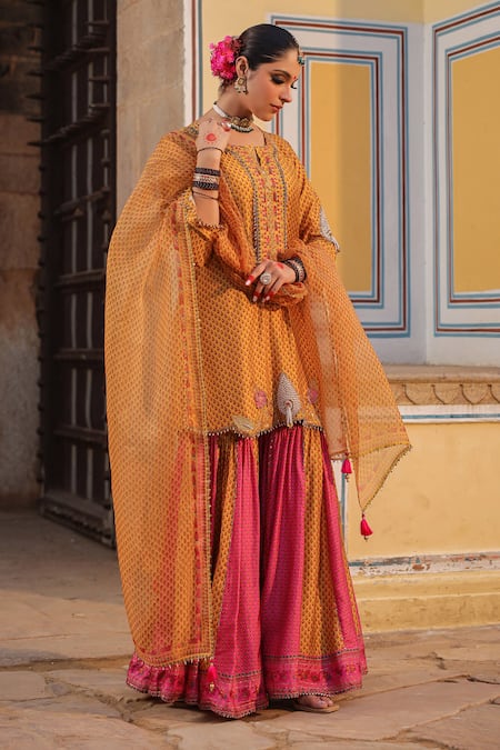 Buy_Label Niti Bothra_Yellow Silk Pearls, Zari Split V-neck Tikki And Work Kurta Sharara Set 