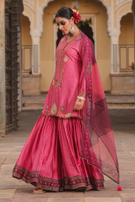 Buy_Label Niti Bothra_Pink Silk Pearls, Zari, Embroidery Split V-neck Applique Work Kurta Sharara Set _Online_at_Aza_Fashions
