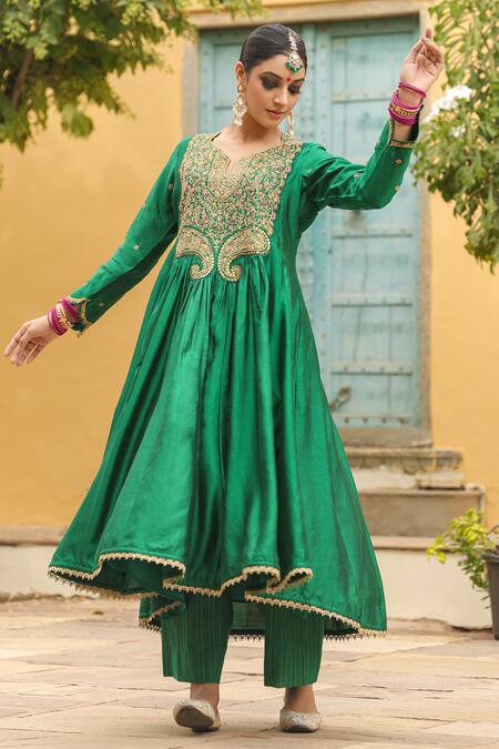 Buy_Label Niti Bothra_Green Brocade, Cotton Embroidery, Zari Split Floral Yoke Anarkali With Palazzo 