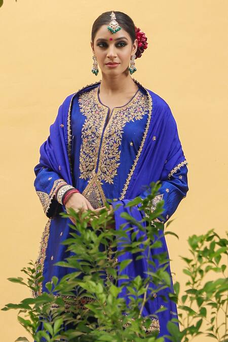 Shop_Label Niti Bothra_Blue Silk Embroidery Split V-neck Flower Zari Straight Kurta Sharara Set _Online_at_Aza_Fashions