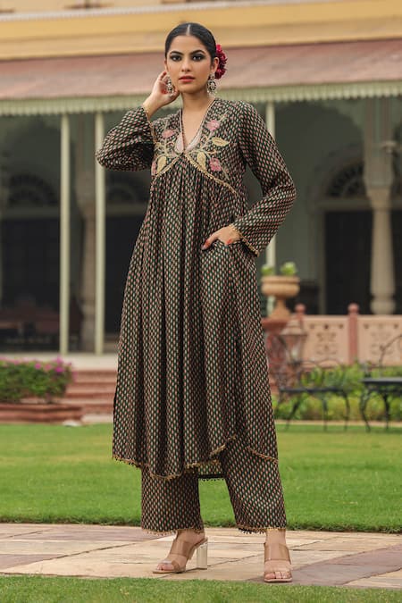 Label Niti Bothra Green Silk Printed And Embroidered Cheent V Gathered Kurta & Palazzo Set 