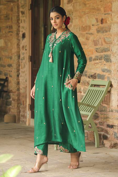 Label Niti Bothra_Green Silk Embroidery, Sequins V-neck Zardozi Kurta With Palazzo _Online_at_Aza_Fashions