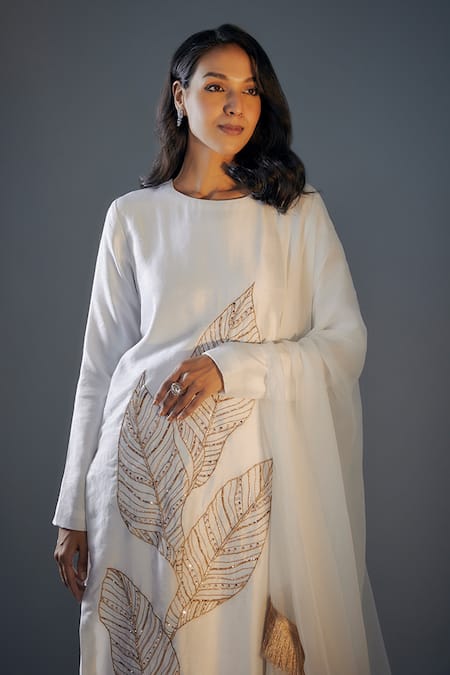 Masumi Mewawalla White Silk, Linen Embroidery, Fringe Round Neck Leaf Kurta Set Online at Aza Fashions Masumi Mewawalla_White Silk, Linen Embroidery, Fringe Round Neck Leaf Kurta Set _Online_at_Aza_Fashions