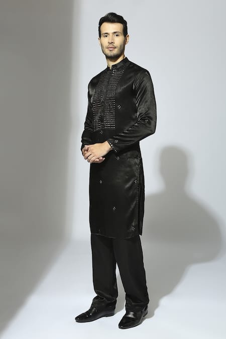 Masumi Mewawalla Black Maheshwari, Silk Mirrors Geometric Embroidered Kurta Set Online at Aza Fashions Masumi Mewawalla_Black Maheshwari, Silk Mirrors Geometric Embroidered Kurta Set _Online_at_Aza_Fashions
