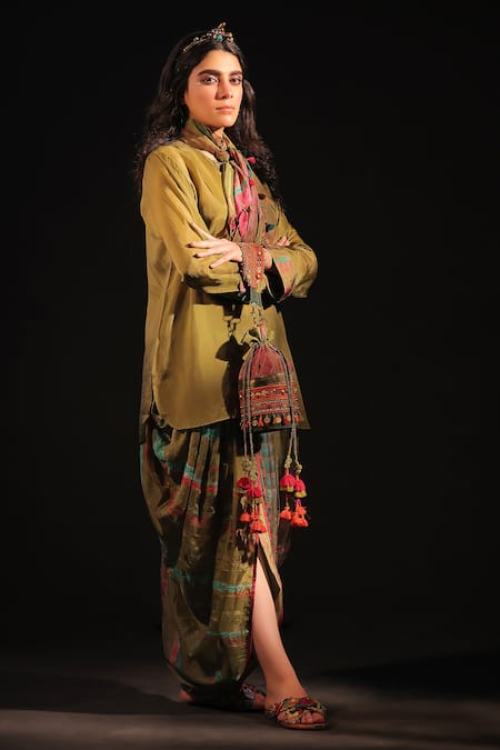 Capisvirleo Green Silk Round Neck Tie-dye Dhoti Pant Plain Tunic Set Online at Aza Fashions Capisvirleo_Green Silk Round Neck Tie-dye Dhoti Pant Plain Tunic Set _Online_at_Aza_Fashions