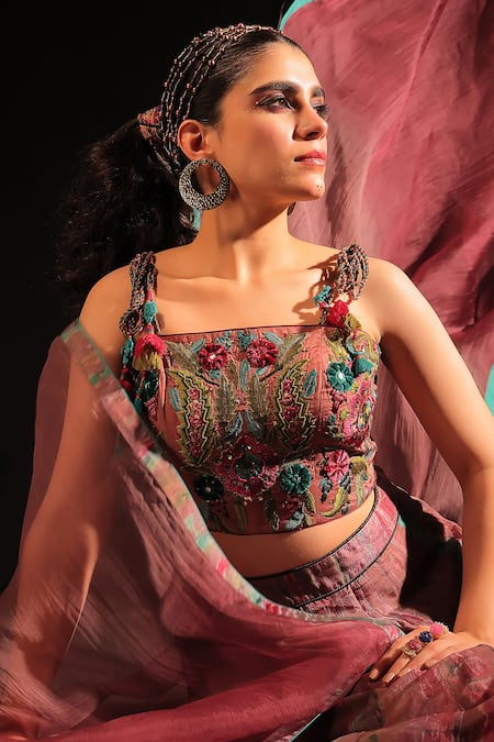 Capisvirleo Purple Organza, Silk Embroidery Square Neck Avantika Tie-dye Pattern Lehenga Set at Aza Fashions Capisvirleo_Purple Organza, Silk Embroidery Square Neck Avantika Tie-dye Pattern Lehenga Set _at_Aza_Fashions