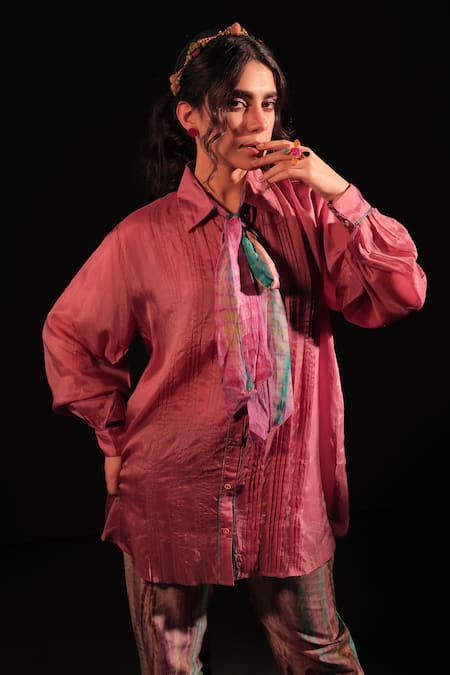 Capisvirleo Pink Silk Collared Elizah Pleated Bow Knot Shirt 