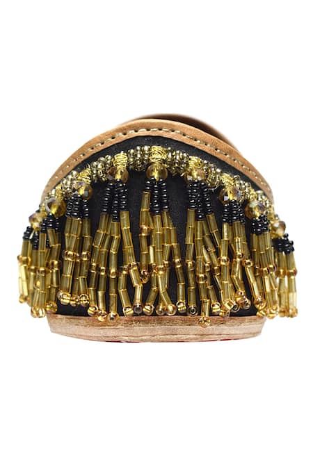 Buy Yassio Black Surkh Embroidered Juttis Online at Aza Fashions Buy_Yassio_Black Surkh Embroidered Juttis _Online_at_Aza_Fashions