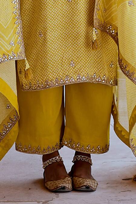 Karaj Jaipur Yellow Muslin Embroidery Round Neck Kurta Pant Set at Aza Fashions Karaj Jaipur_Yellow Muslin Embroidery Round Neck Kurta Pant Set _at_Aza_Fashions