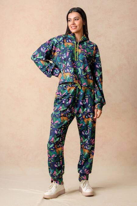 Thetaa Multi Color Satin V-neck Jungle Print Jacket With Joggers Online at Aza Fashions Thetaa_Multi Color Satin V-neck Jungle Print Jacket With Joggers _Online_at_Aza_Fashions