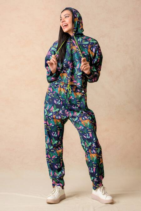 Buy Thetaa Multi Color Satin V-neck Jungle Print Jacket With Joggers Online at Aza Fashions Buy_Thetaa_Multi Color Satin V-neck Jungle Print Jacket With Joggers _Online_at_Aza_Fashions