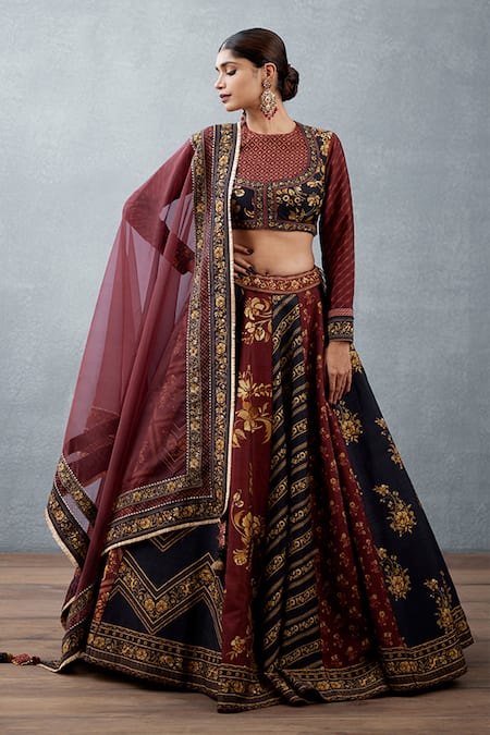 Buy Red Silk Organza Embroidered Aari Work Scoop Neck Bridal Lehenga Set  For Women by AASHIMA BEHL Online at Aza Fashions.