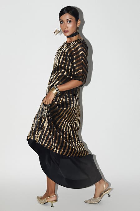 Shop_Kritika Murarka_Black Taffeta Plain Draped Skirt _at_Aza_Fashions