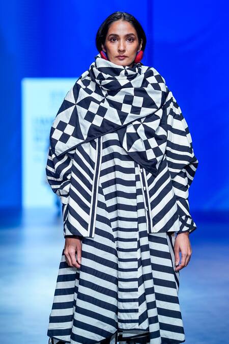Ka-Sha_Black Applique Checkered Maze Scarf _Online_at_Aza_Fashions