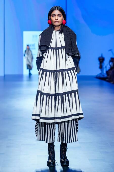 KA-Sha_Off White Cotton Round Neck Geometric Pattern Jacket _Online_at_Aza_Fashions