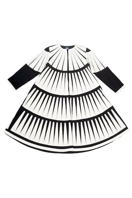 KA-Sha Off White Cotton Round Neck Geometric Pattern Jacket at Aza Fashions KA-Sha_Off White Cotton Round Neck Geometric Pattern Jacket _at_Aza_Fashions