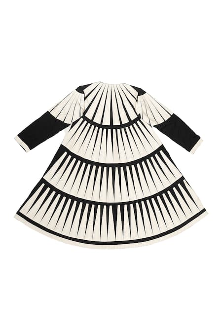 Buy KA-Sha Off White Cotton Round Neck Geometric Pattern Jacket Buy_KA-Sha_Off White Cotton Round Neck Geometric Pattern Jacket