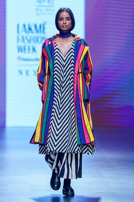 KA-Sha_Black Cotton Applique V-neck Chevron Mania Midi Dress _Online_at_Aza_Fashions