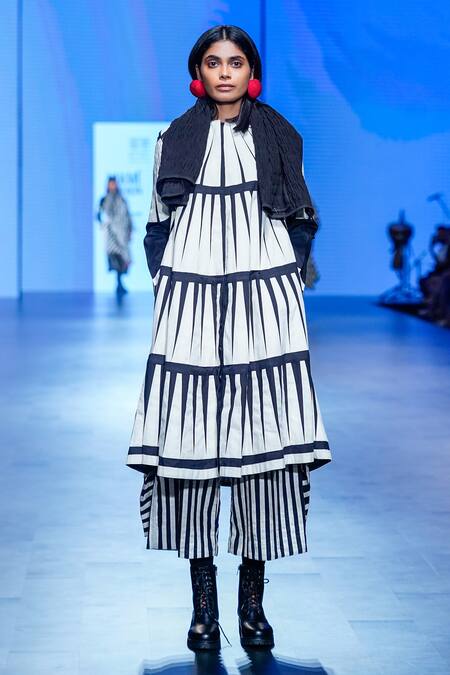 KA-Sha_Off White Cotton Awning Stripe Patch Work Pant _Online_at_Aza_Fashions