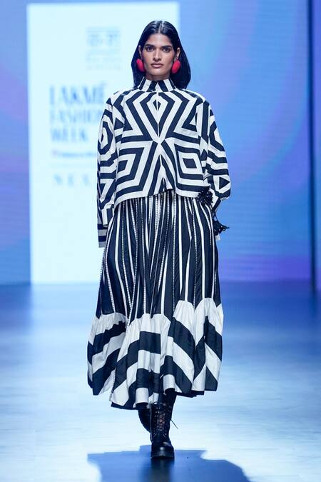 KA-Sha_Black Cotton Arch Striped Patch Work Embroidered Skirt _Online_at_Aza_Fashions