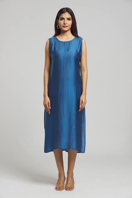 Bhusattva_Pink Organic Silk Embroidered Cutdana Sequin Floral Jaal With Kurta  _at_Aza_Fashions