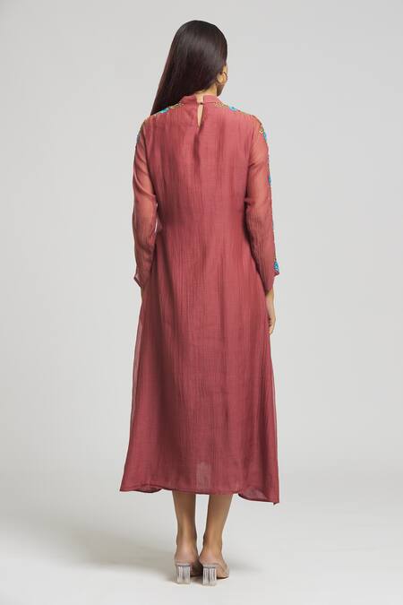 Shop Bhusattva Brown Organic Silk Embroidered Thread Band Collar Floral Kurta at Aza Fashions Shop_Bhusattva_Brown Organic Silk Embroidered Thread Band Collar Floral Kurta _at_Aza_Fashions